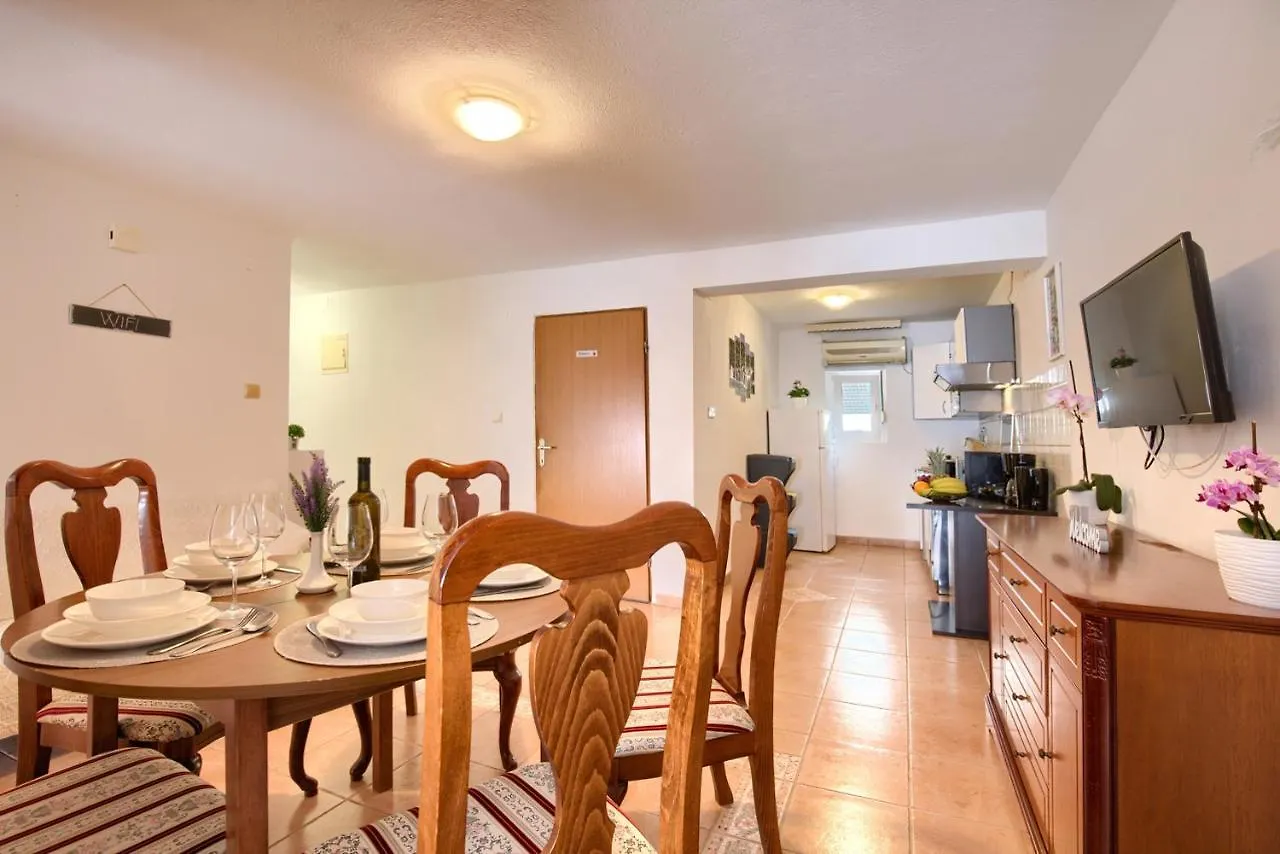 Apartment Apartman Adrijano Pula