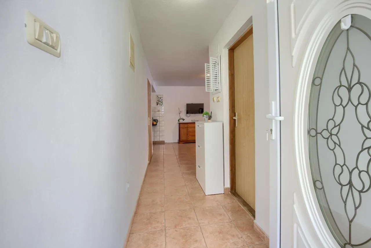 Apartman Adrijano Pula 0*,  Kroatië