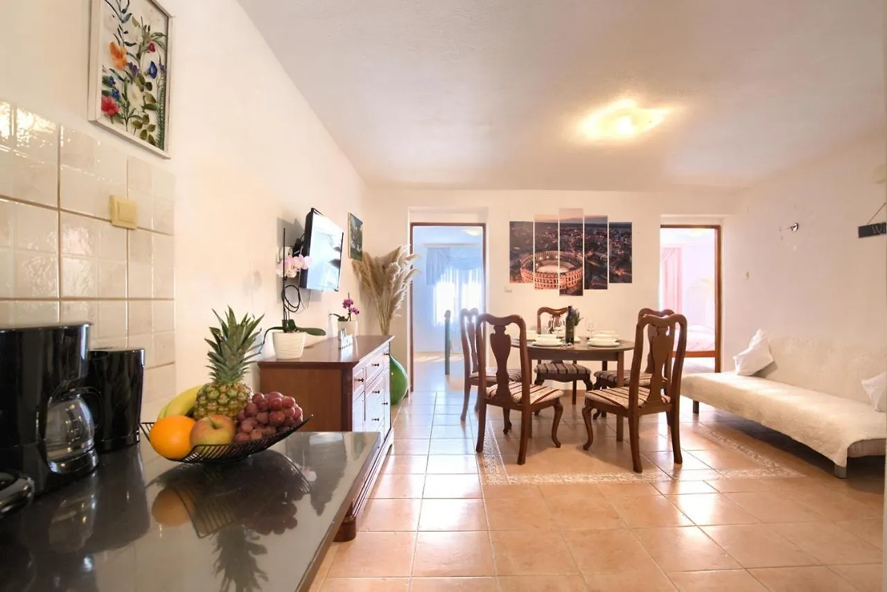 Apartment Apartman Adrijano Pula